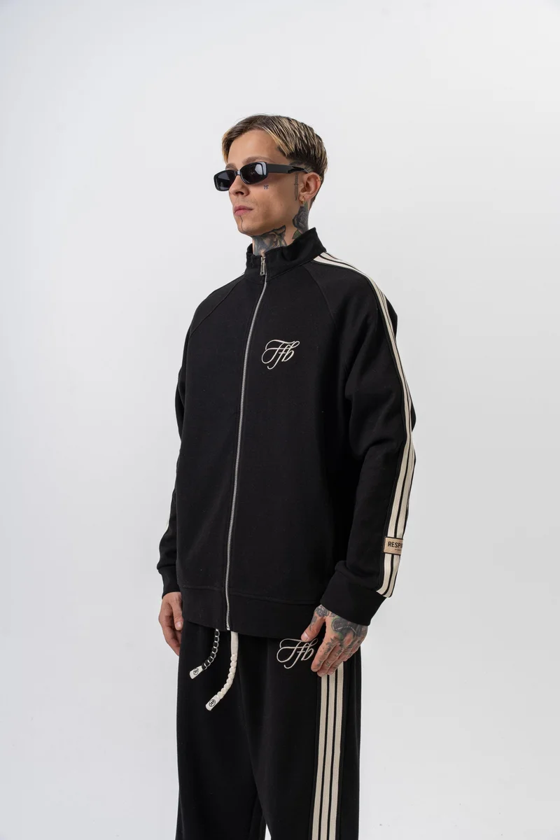 ريسباير سويت شيرت رجالي واسع (Oversize) بسحاب (Zip) بوجهين (Doubleface) بياقة قائمة وتفاصيل 3 شرائط لون أسود